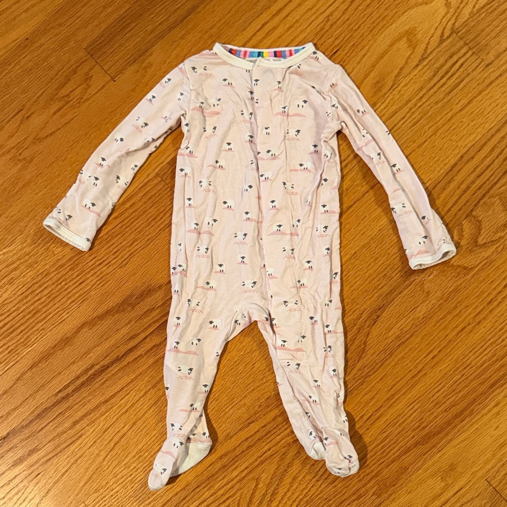 Magnetic Me Light Pink Patterned Footie